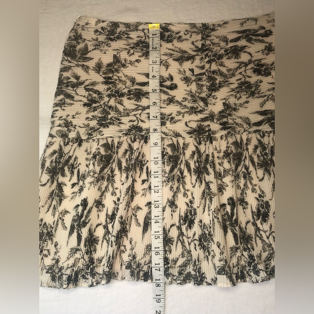 Express Floral Pleated Mini Skirt Cream Black Gray Women’s Size XL - Picture 6 of 13
